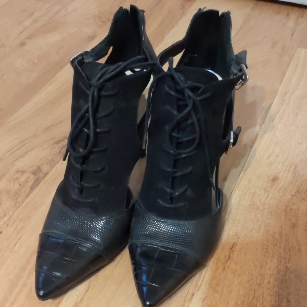 Sexy pointed heels